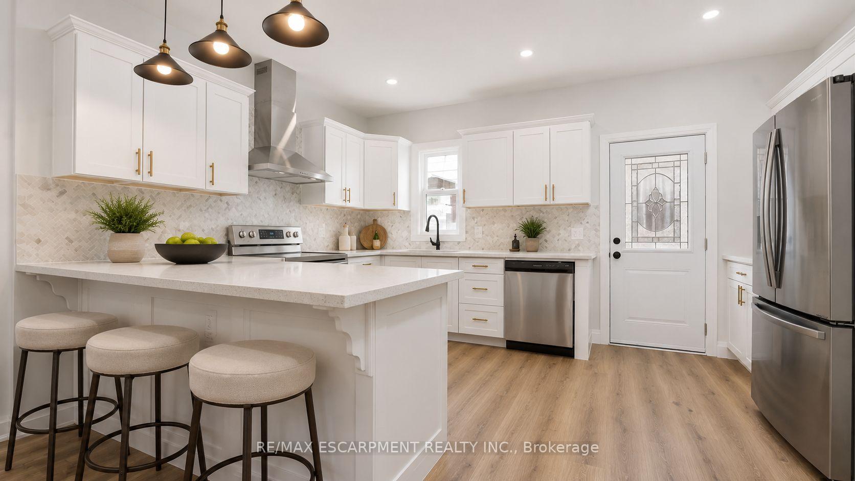Photo 3 of 53 1/2 Kinrade Avenue, Hamilton, Gibson — HOMEH