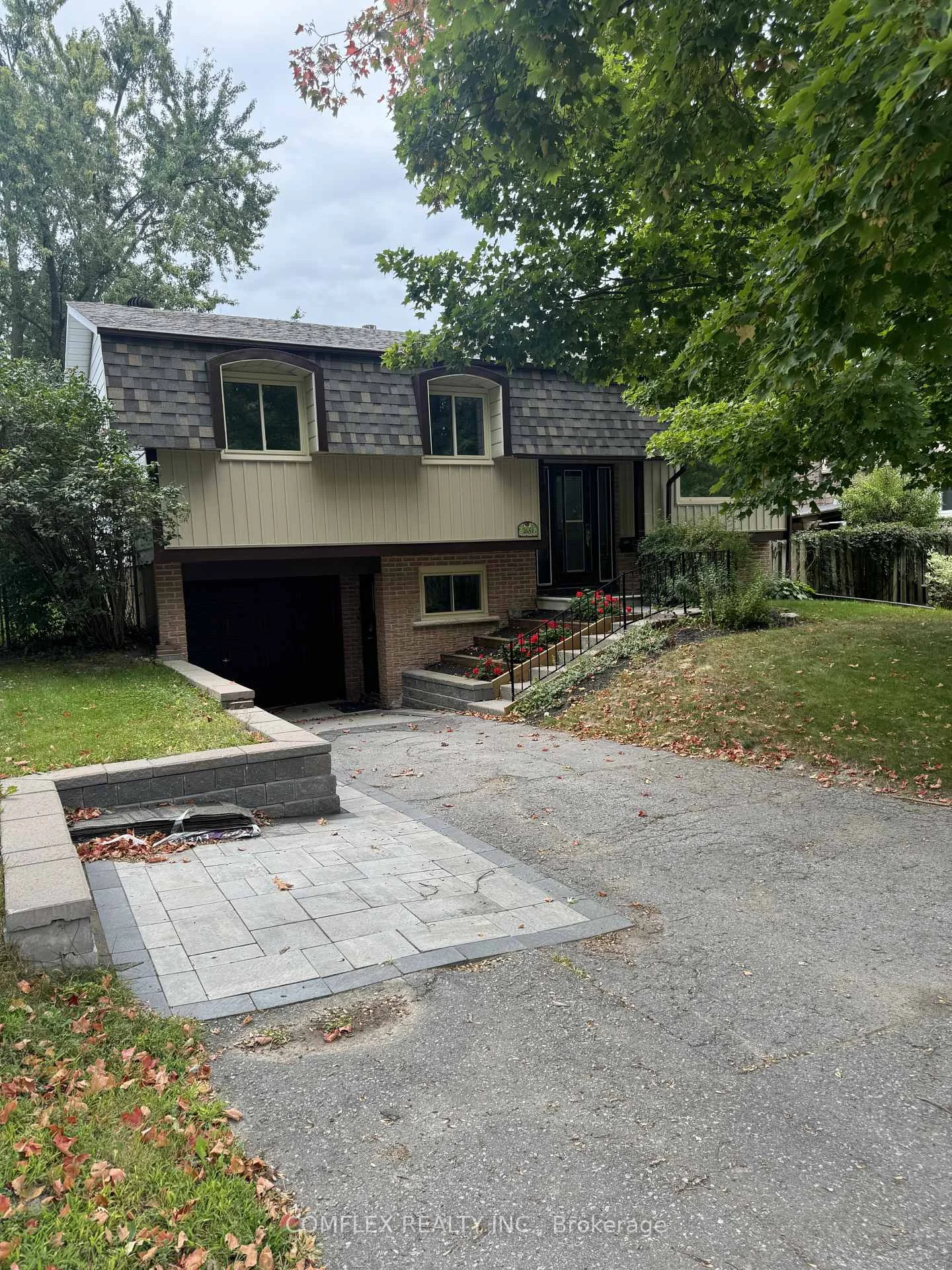 Photo 3 of 2651 Marsdale Drive, Peterborough, Ashburnham Ward 4 — HOMEH