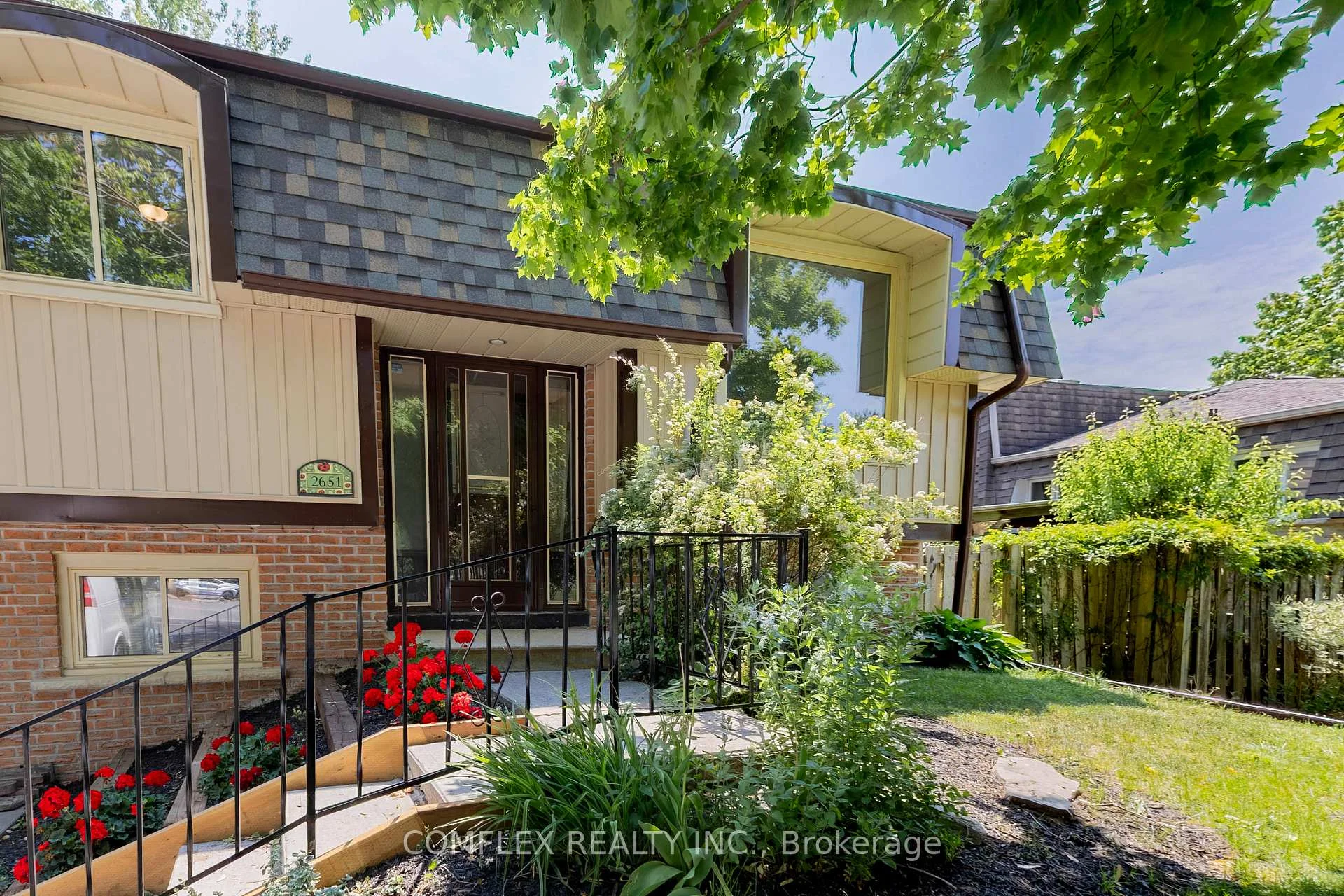 Photo 6 of 2651 Marsdale Drive, Peterborough, Ashburnham Ward 4 — HOMEH