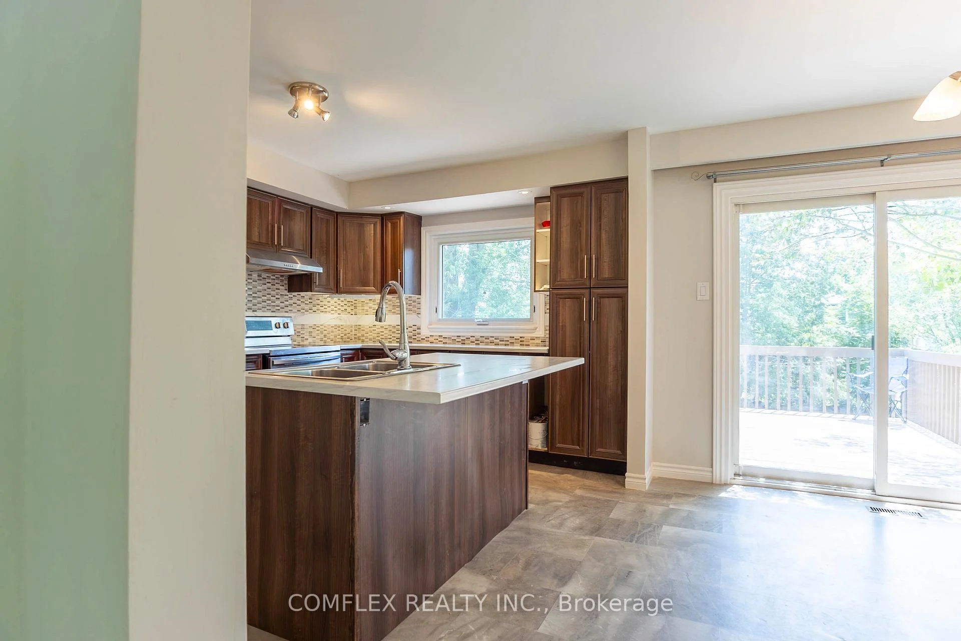 Photo 8 of 2651 Marsdale Drive, Peterborough, Ashburnham Ward 4 — HOMEH