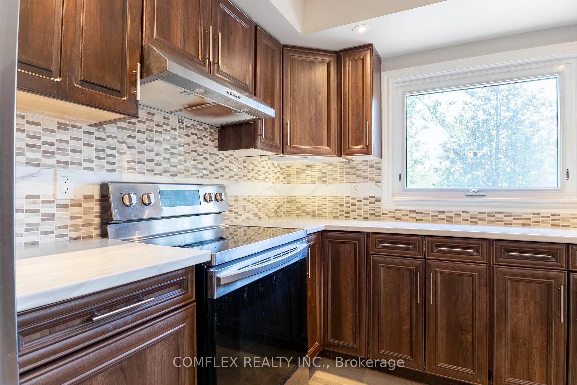 Photo 9 of 2651 Marsdale Drive, Peterborough, Ashburnham Ward 4 — HOMEH