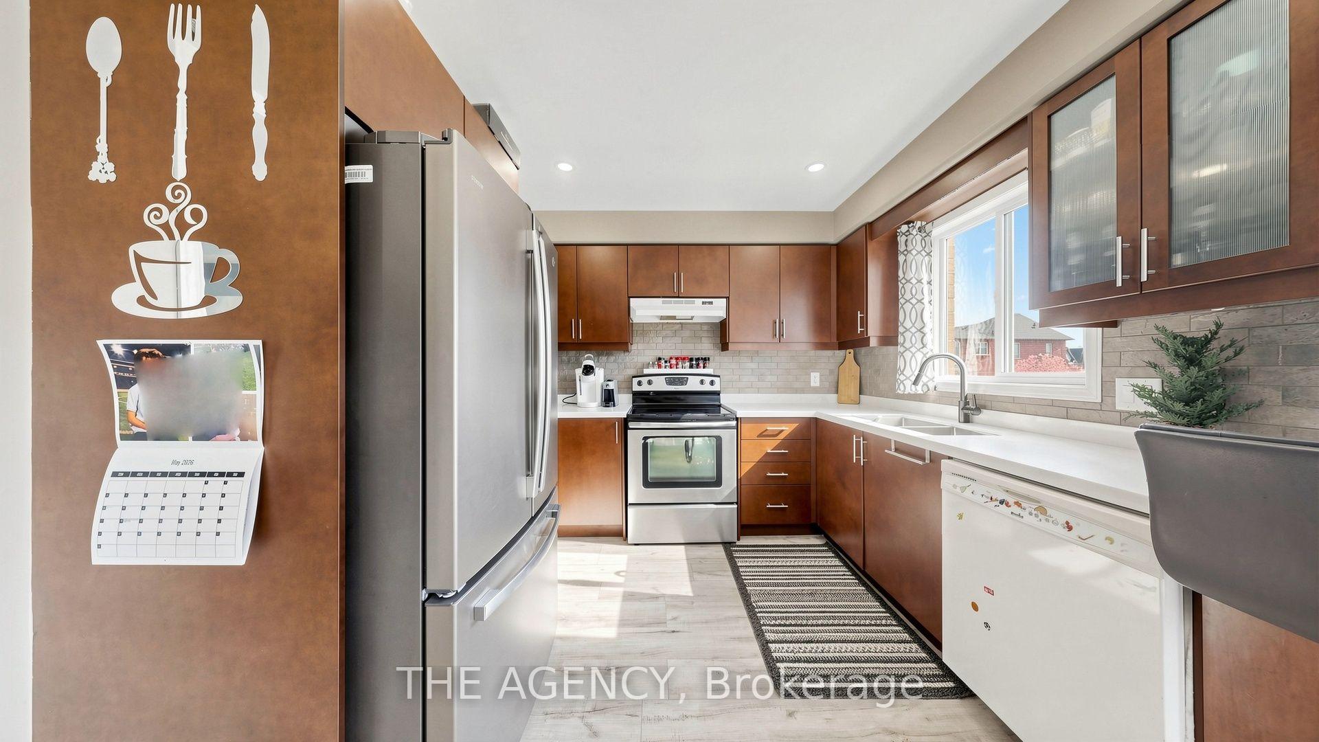 Photo 9 of 36 Keystar Court, Vaughan, Vellore Village — HOMEH