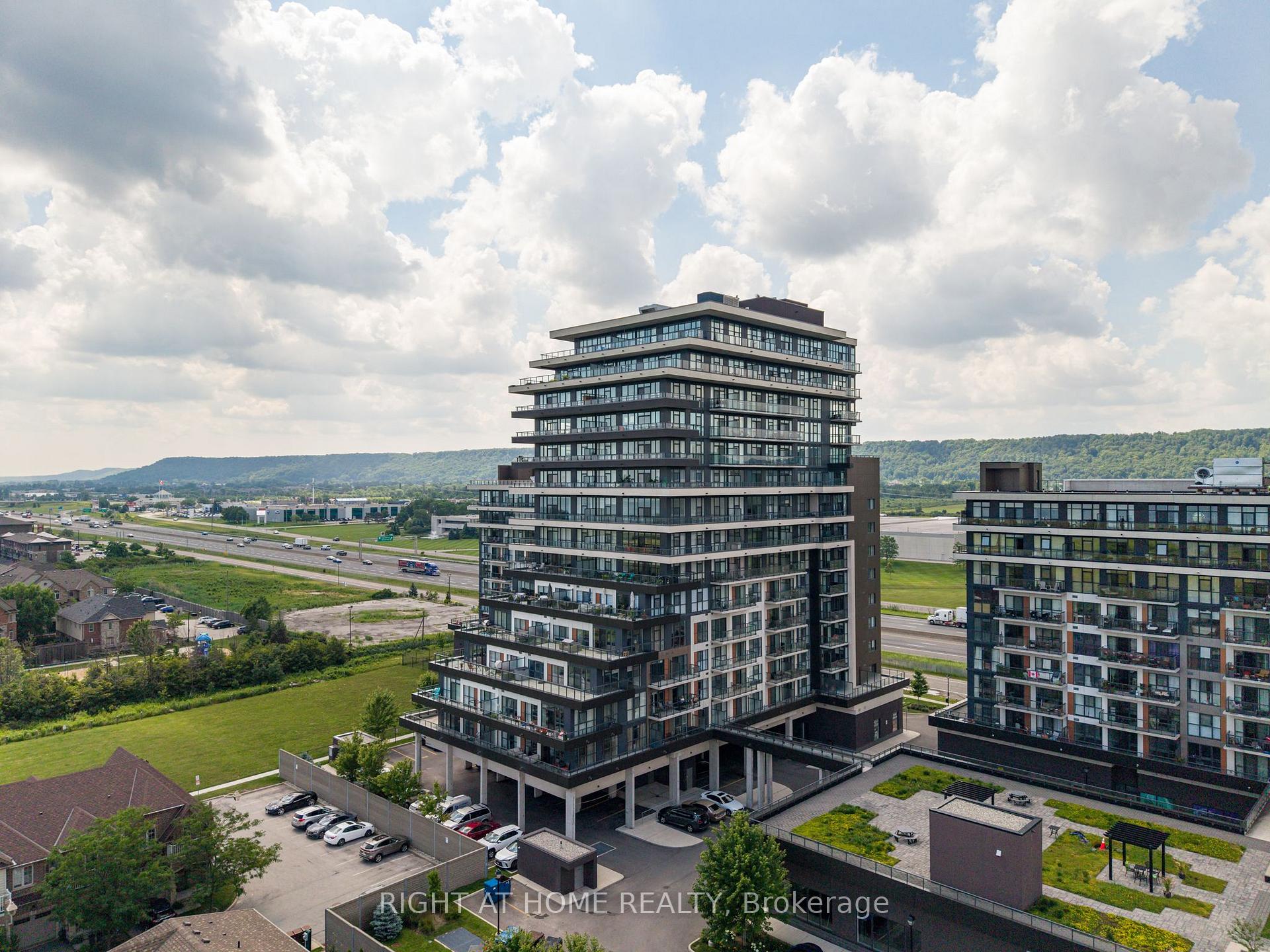 Photo of Unit 1208, 550 North Service Road