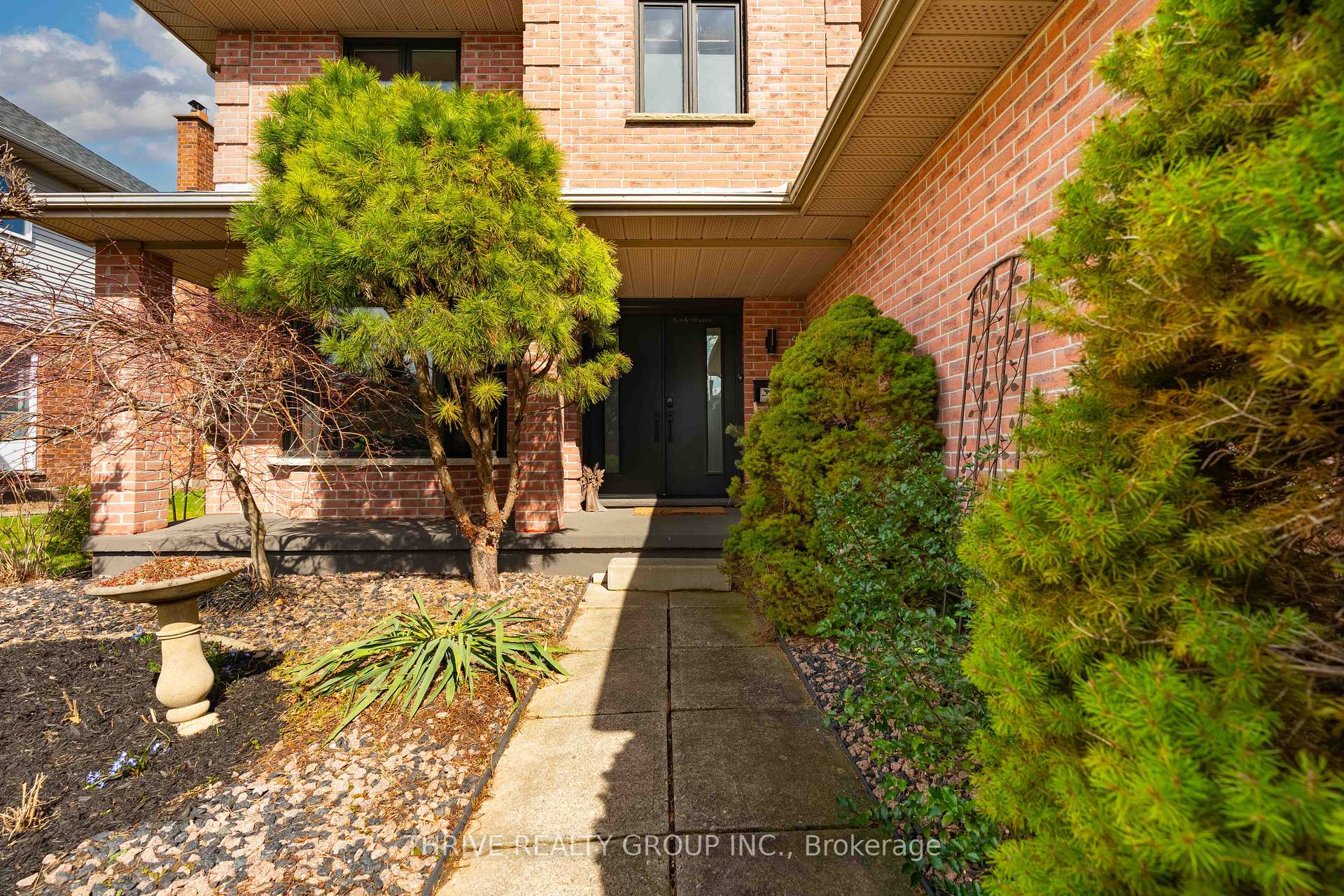 Photo 2 of 241 Andover Drive, London, South O — HOMEH