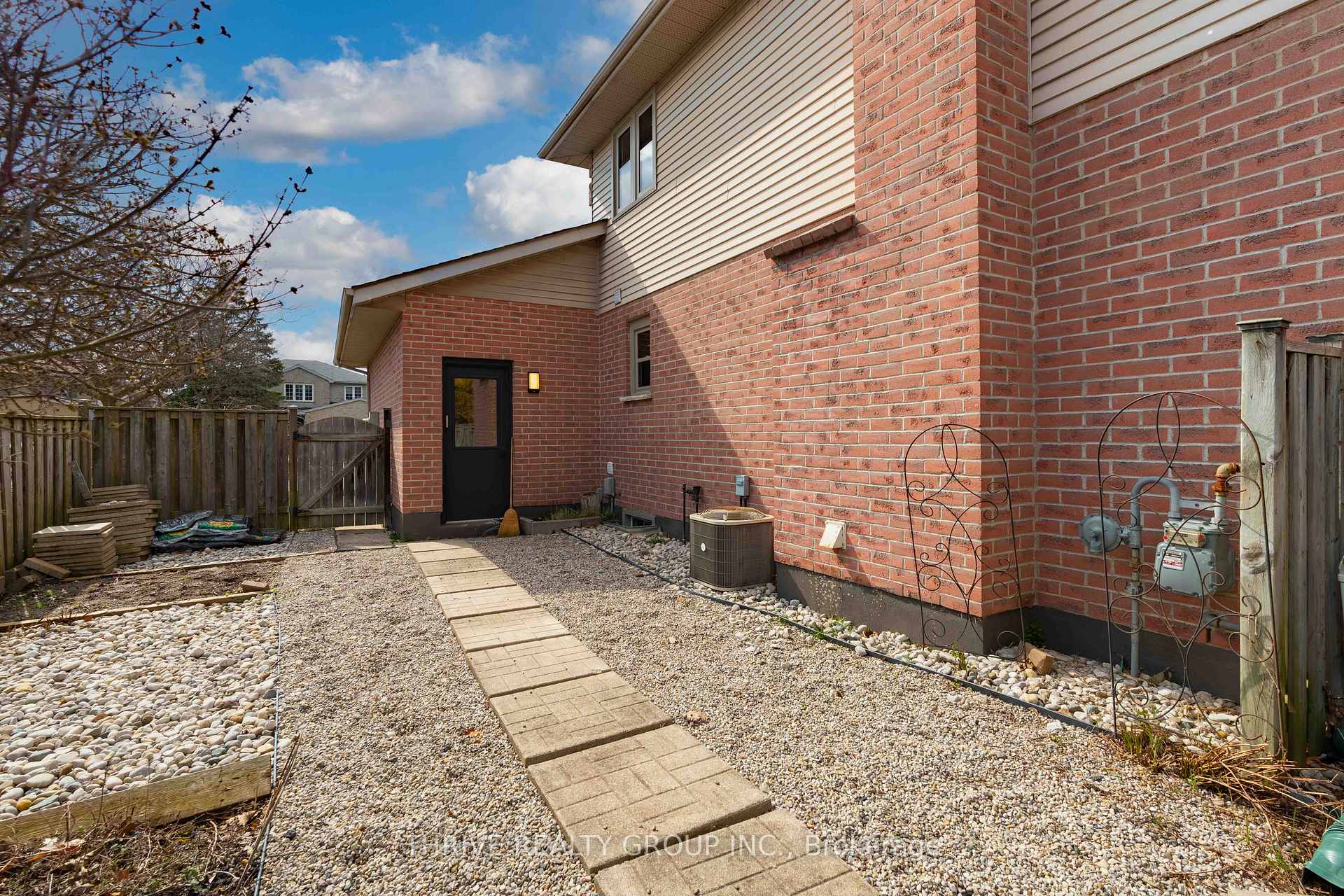 Photo 43 of 241 Andover Drive, London, South O — HOMEH