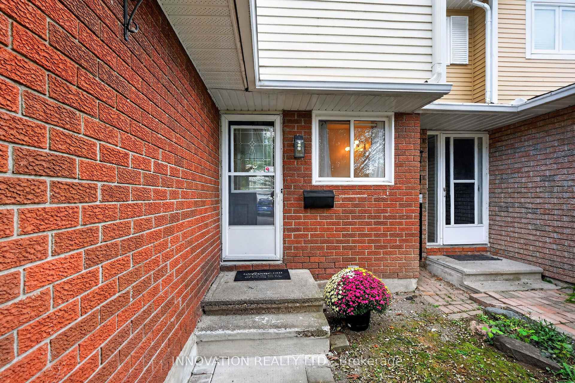 Photo 2 of 6429 Timothy Court, Ottawa, Convent Glen North — HOMEH