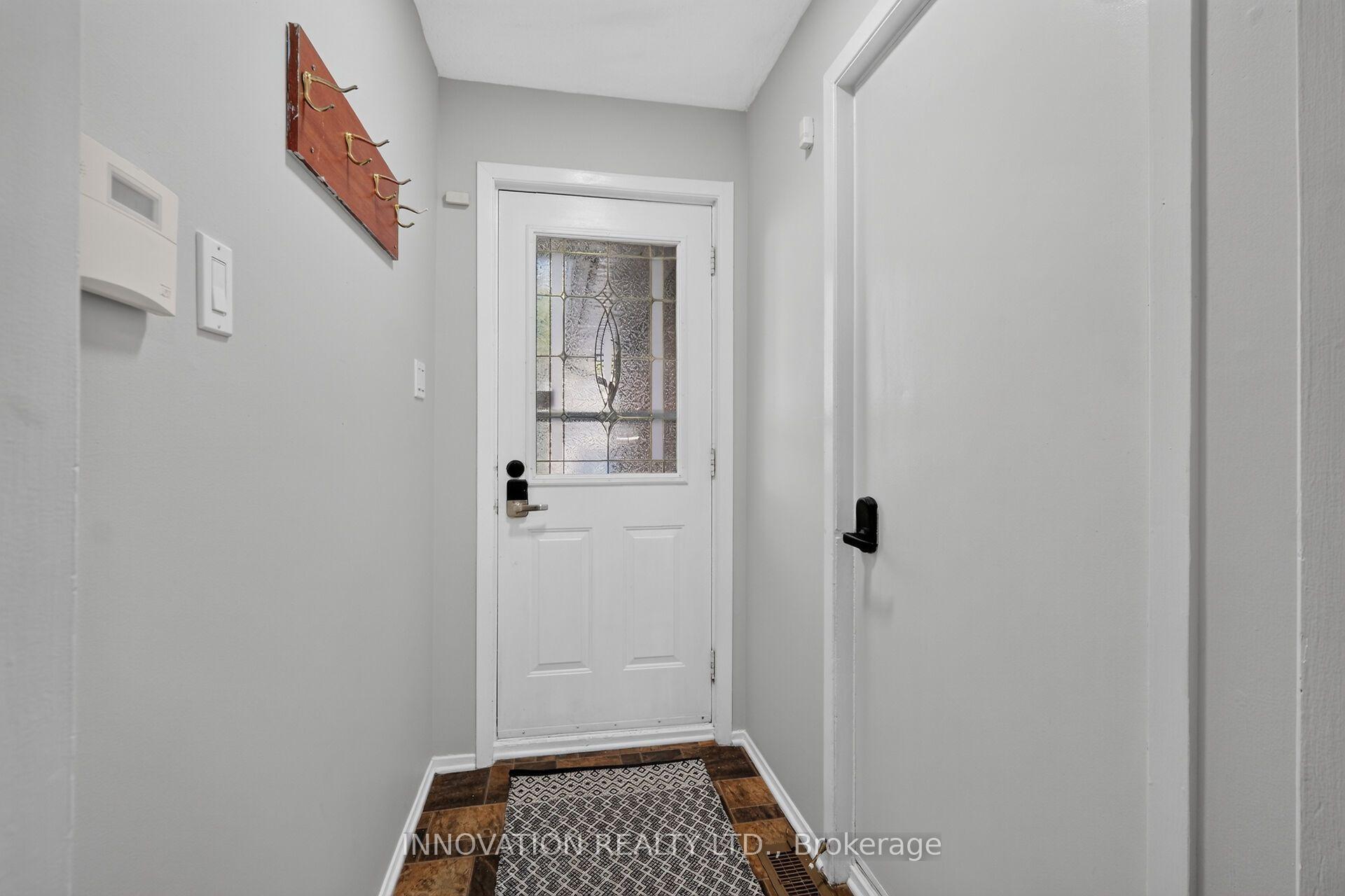 Photo 3 of 6429 Timothy Court, Ottawa, Convent Glen North — HOMEH