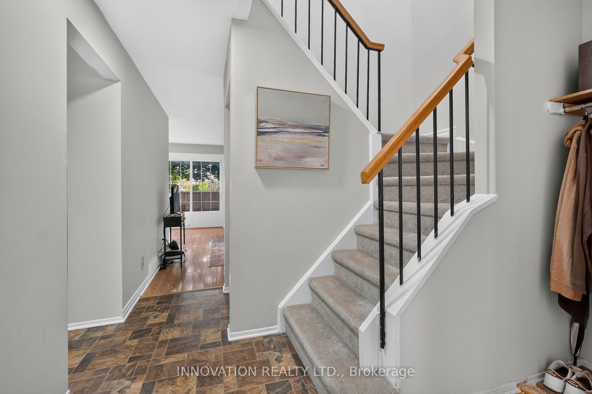 Photo 4 of 6429 Timothy Court, Ottawa, Convent Glen North — HOMEH