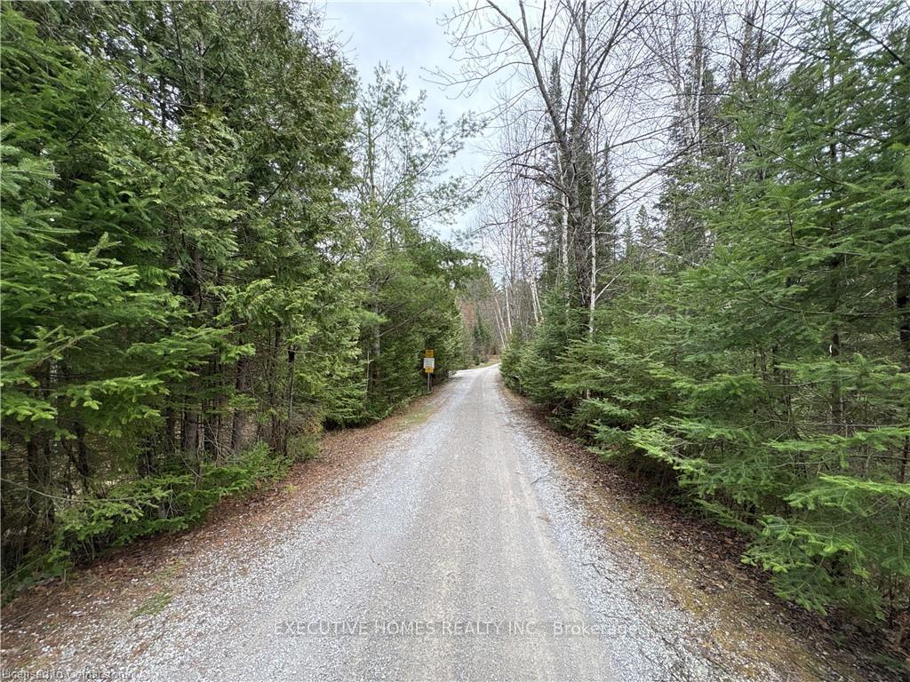 Photo 5 of 1014 Bulrush Trail, Highlands East, Glamorgan — HOMEH