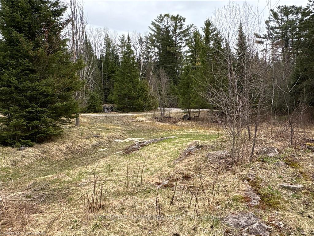 Photo 13 of 1014 Bulrush Trail, Highlands East, Glamorgan — HOMEH