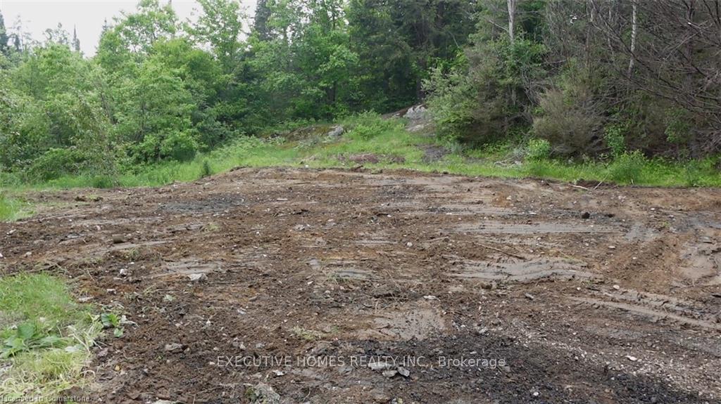 Photo 14 of 1014 Bulrush Trail, Highlands East, Glamorgan — HOMEH
