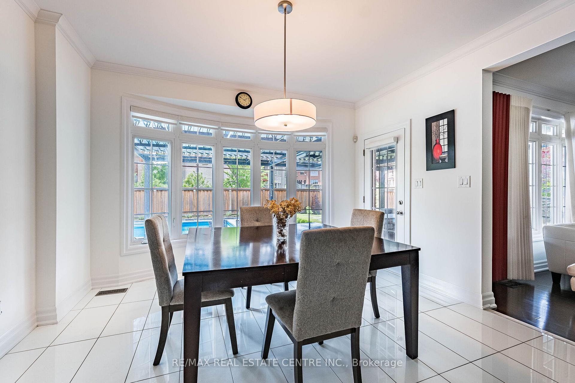 Photo 23 of 40 Cachet Court, Brampton, Credit Valley — HOMEH