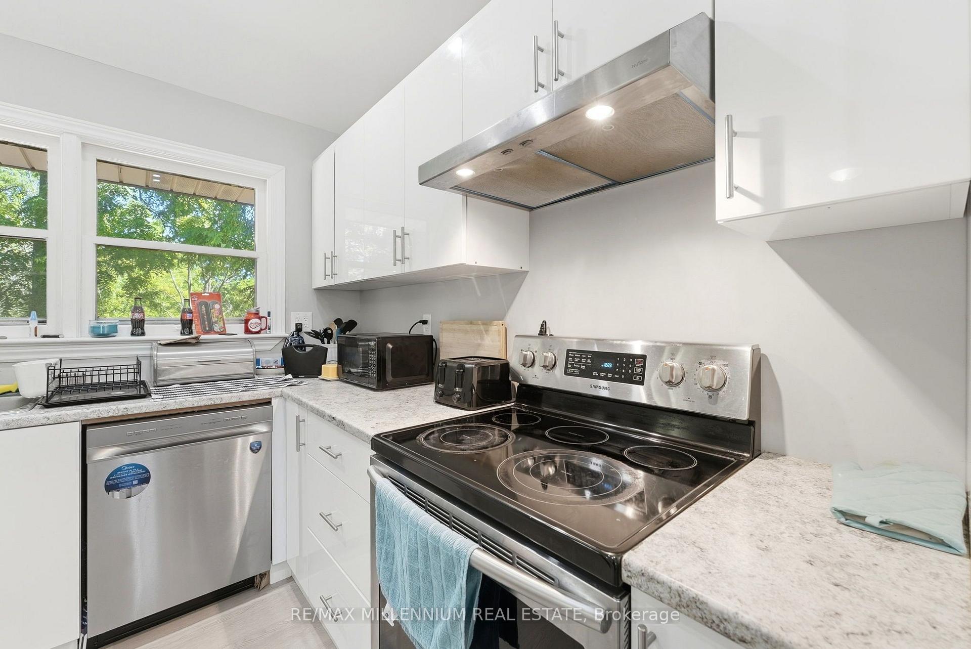 Photo 12 of 22 Montgomery Road, St. Thomas — HOMEH