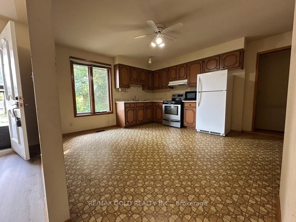 Photo 2 of 1711 Hansuld Street, London, East E — HOMEH