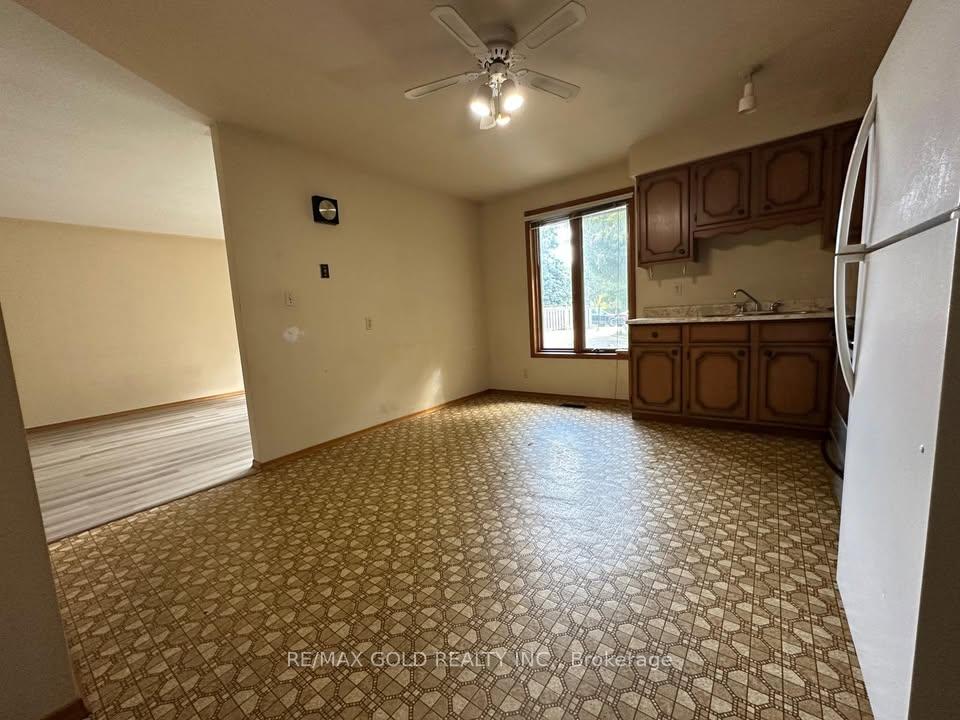 Photo 3 of 1711 Hansuld Street, London, East E — HOMEH