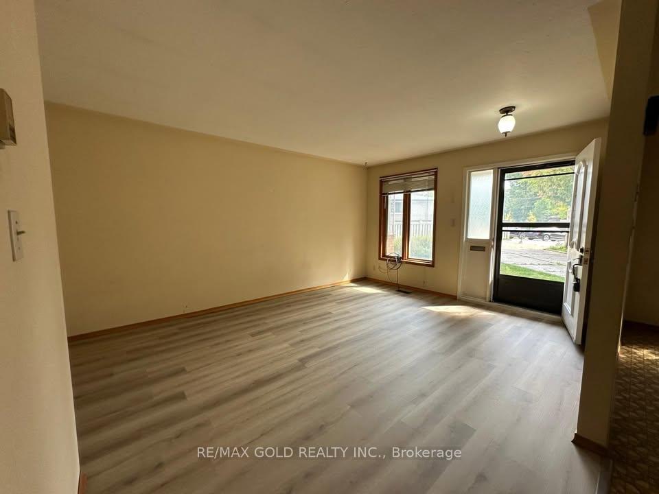 Photo 6 of 1711 Hansuld Street, London, East E — HOMEH