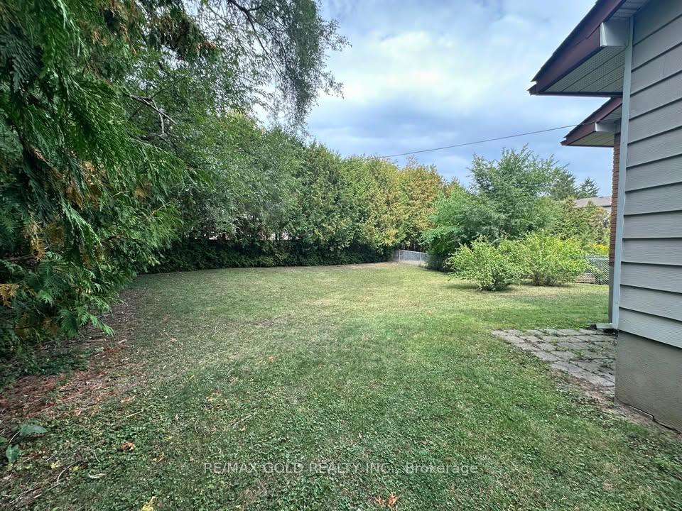 Photo 9 of 1711 Hansuld Street, London, East E — HOMEH