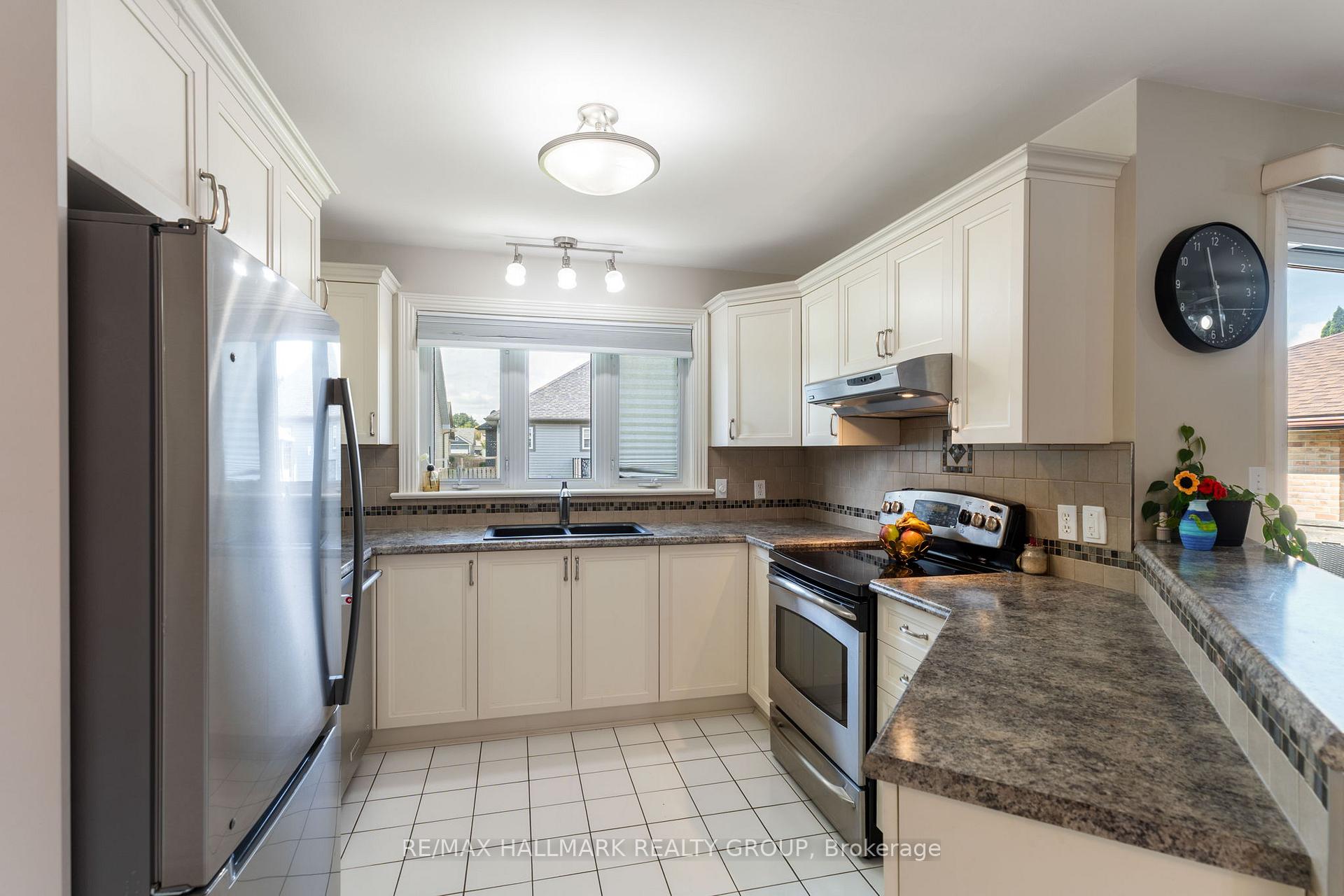 Photo 14 of 206 Beley Street, Brockville, Brockville — HOMEH