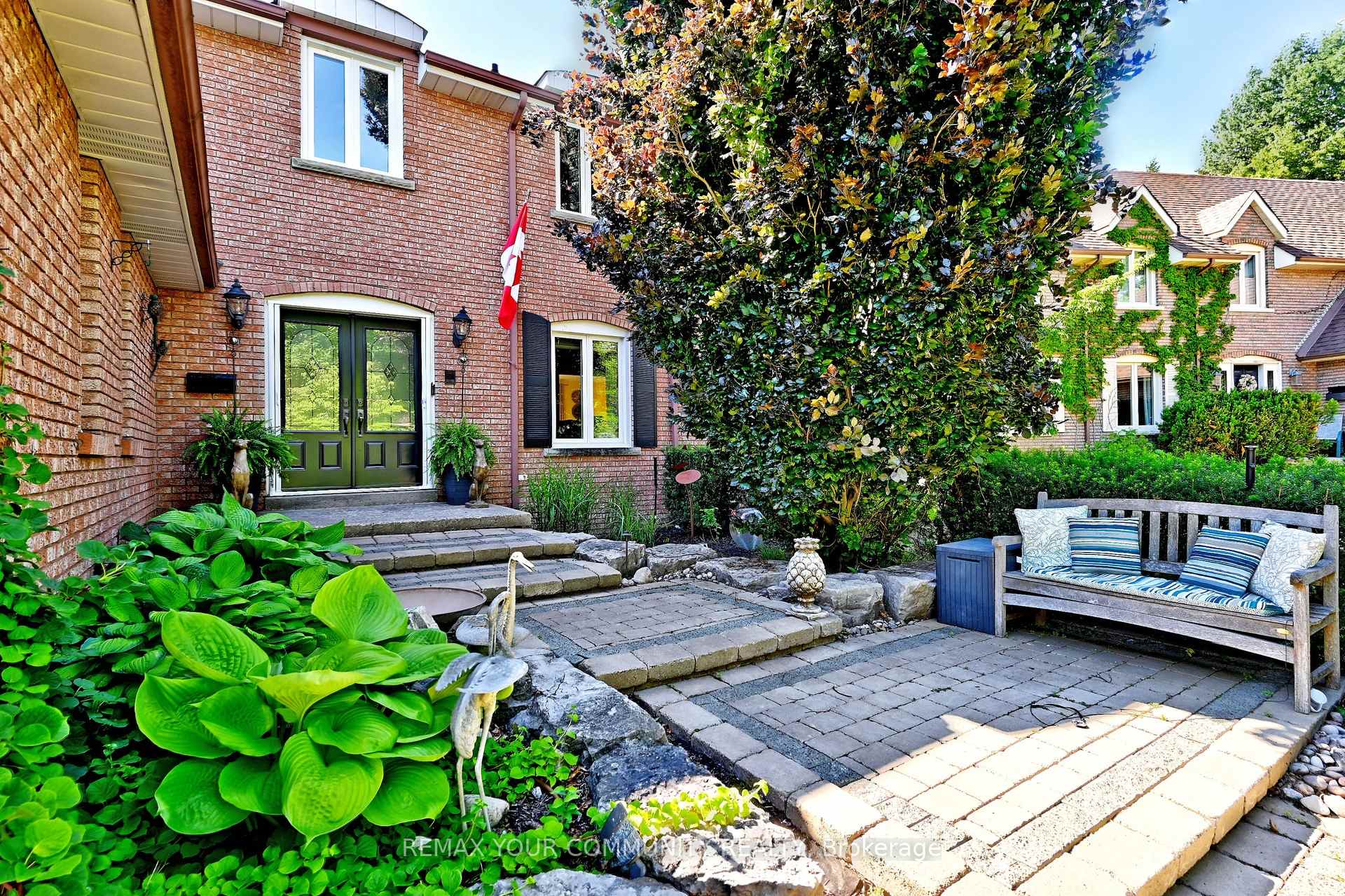 Photo 3 of 425 Easy Street, Richmond Hill, Mill Pond — HOMEH