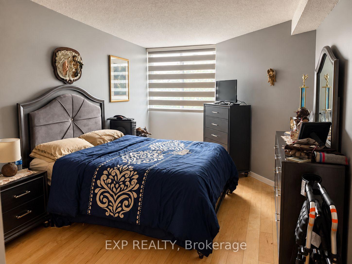 Photo 5 of Unit 105, 2301 Derry Road W, Mississauga, Meadowvale — HOMEH