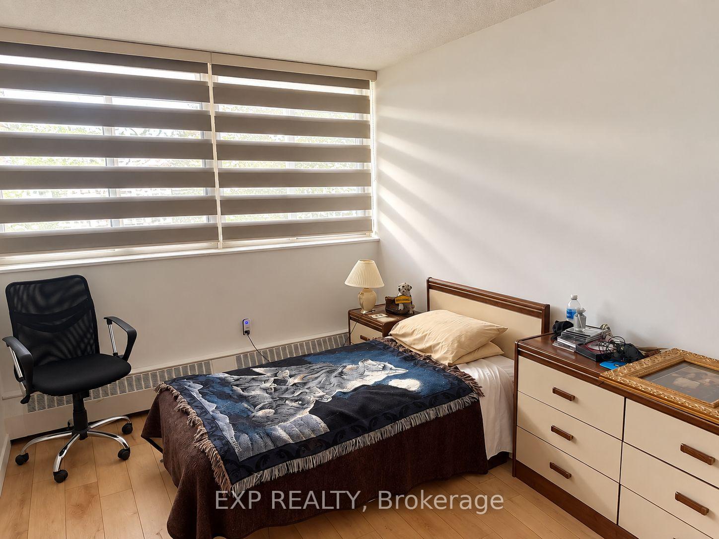 Photo 6 of Unit 105, 2301 Derry Road W, Mississauga, Meadowvale — HOMEH