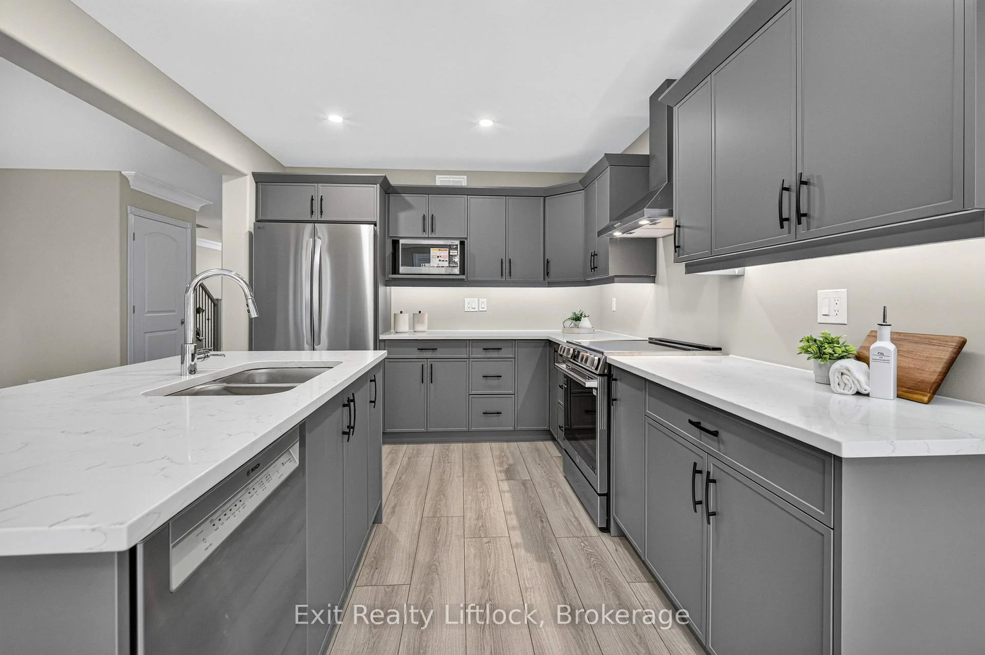 Photo 15 of 224 O'Neil Street, Peterborough, Monaghan Ward 2 — HOMEH