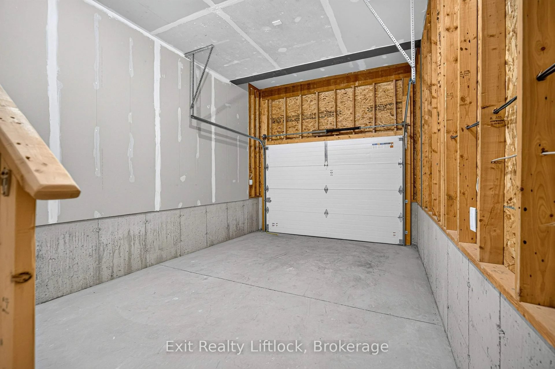 Photo 44 of 224 O'Neil Street, Peterborough, Monaghan Ward 2 — HOMEH