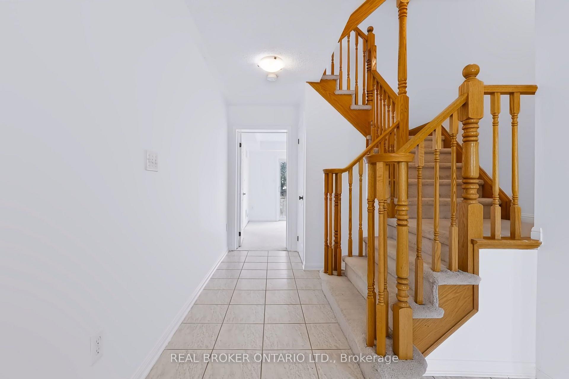 Photo 4 of Unit 28, 3050 Rotary Way, Burlington, Alton — HOMEH