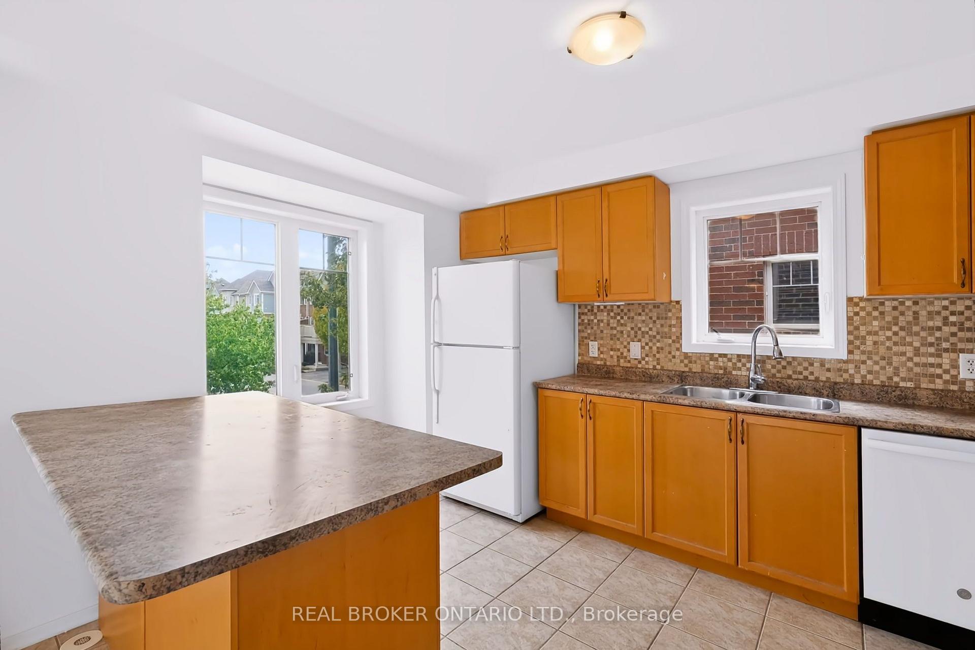 Photo 20 of Unit 28, 3050 Rotary Way, Burlington, Alton — HOMEH