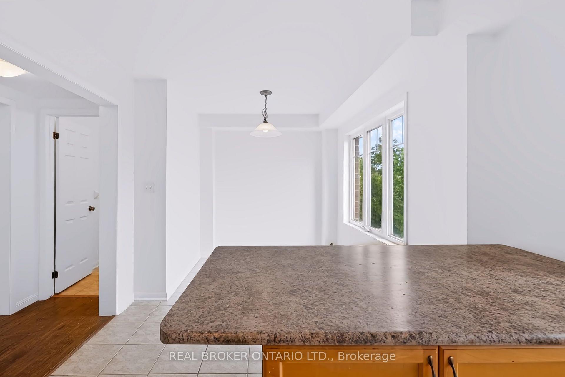 Photo 23 of Unit 28, 3050 Rotary Way, Burlington, Alton — HOMEH