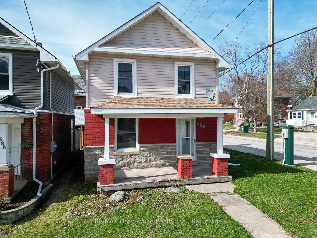 Photo 2 of 690 8th Street E, Owen Sound — HOMEH