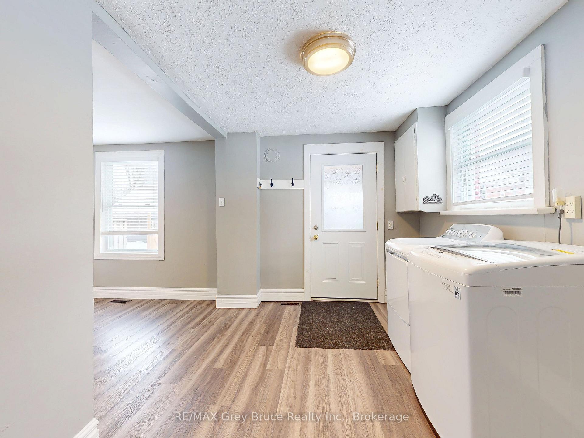 Photo 5 of 690 8th Street E, Owen Sound — HOMEH