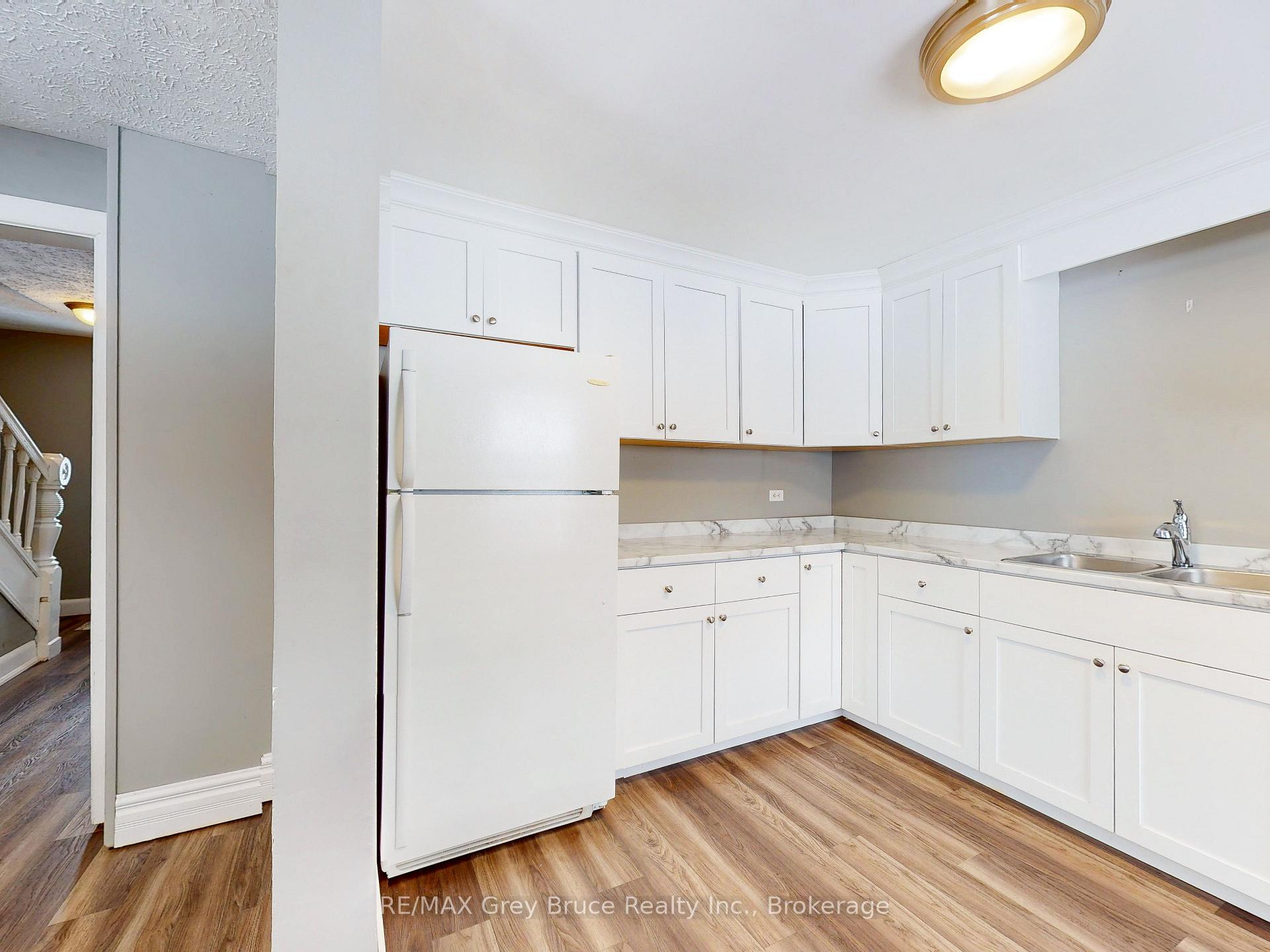 Photo 8 of 690 8th Street E, Owen Sound — HOMEH