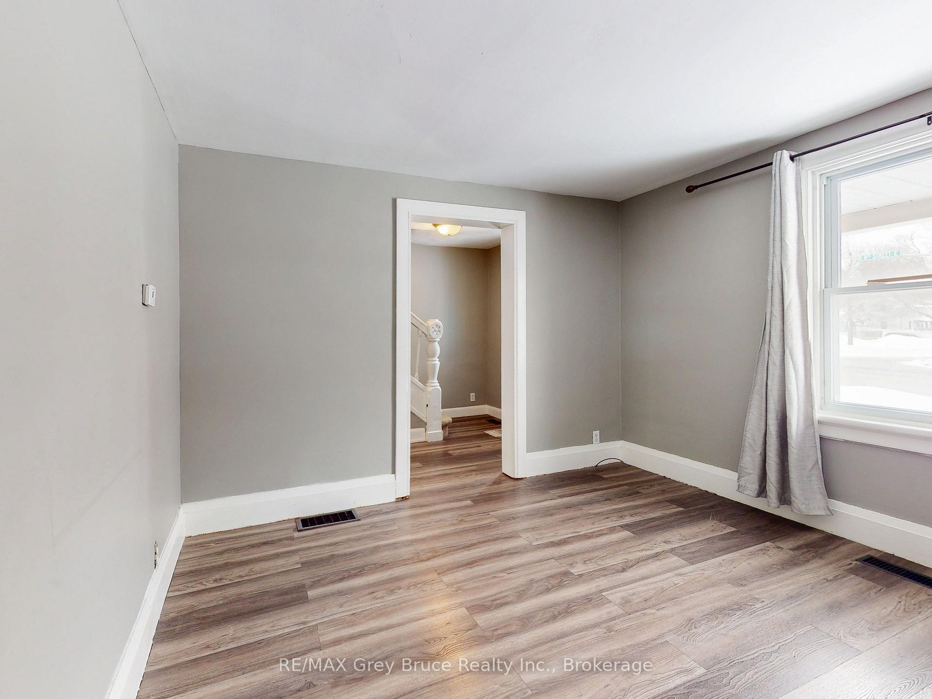 Photo 12 of 690 8th Street E, Owen Sound — HOMEH