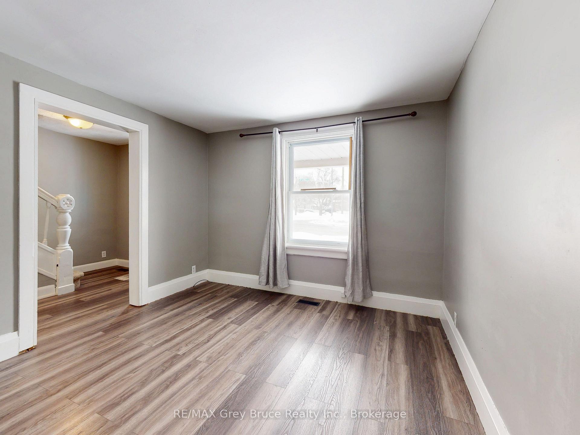Photo 13 of 690 8th Street E, Owen Sound — HOMEH