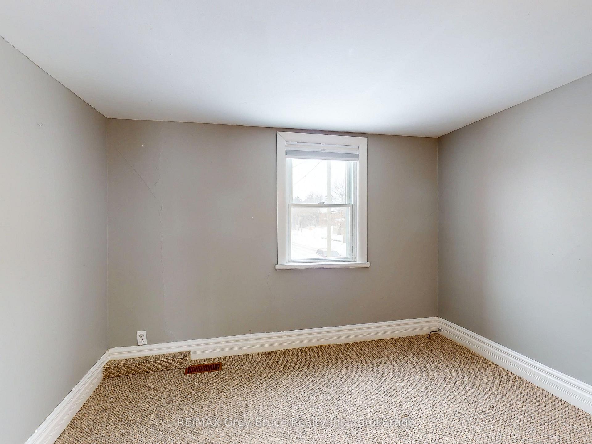 Photo 22 of 690 8th Street E, Owen Sound — HOMEH