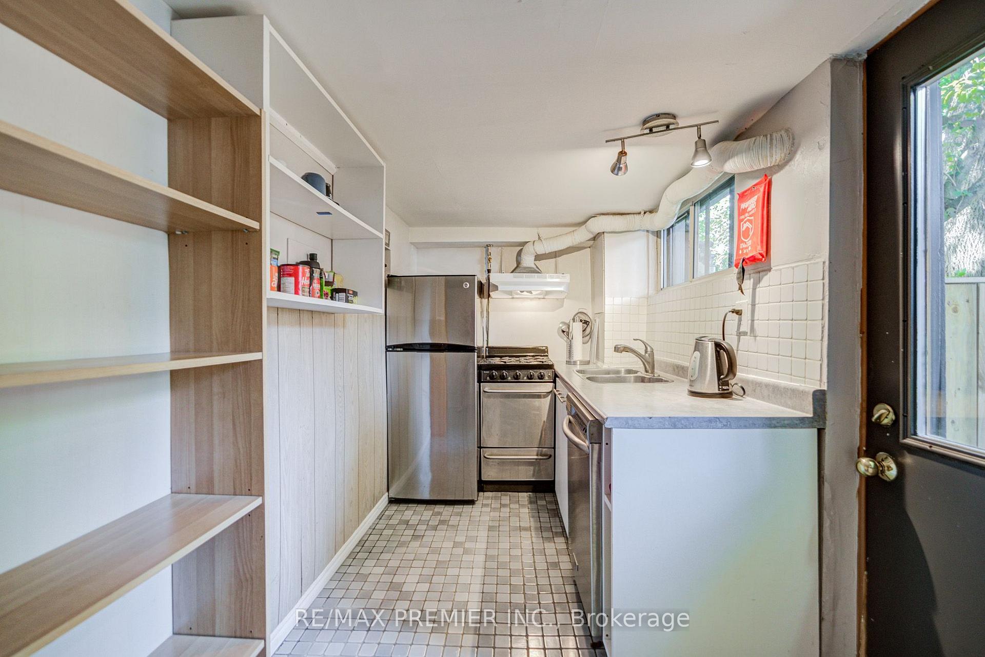 Photo 3 of Unit 1, 224 Lippincott Street, Toronto, University — HOMEH