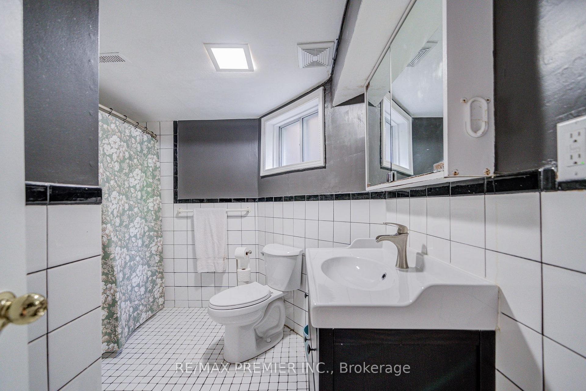 Photo 9 of Unit 1, 224 Lippincott Street, Toronto, University — HOMEH