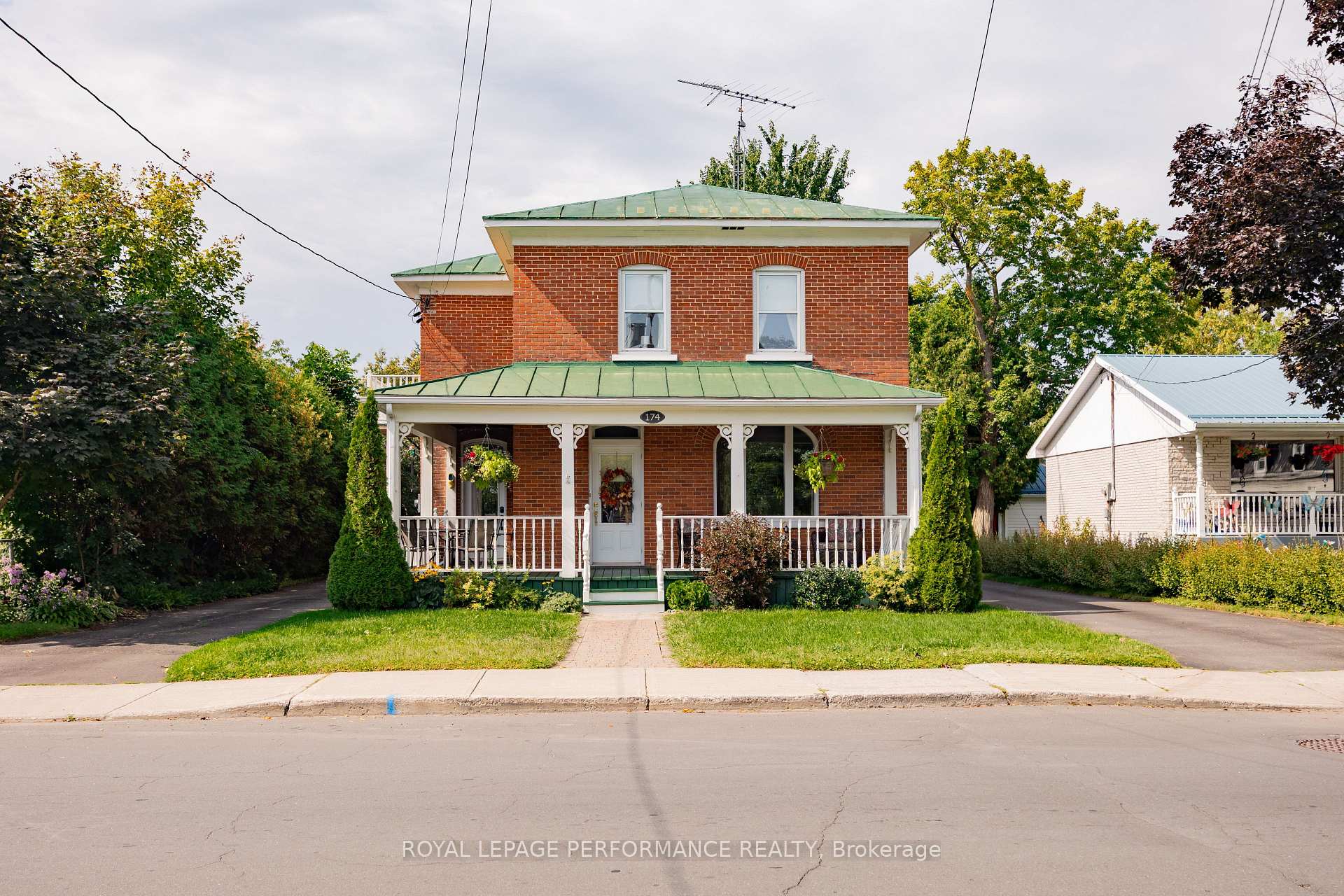 Photo of 174 Main Street S