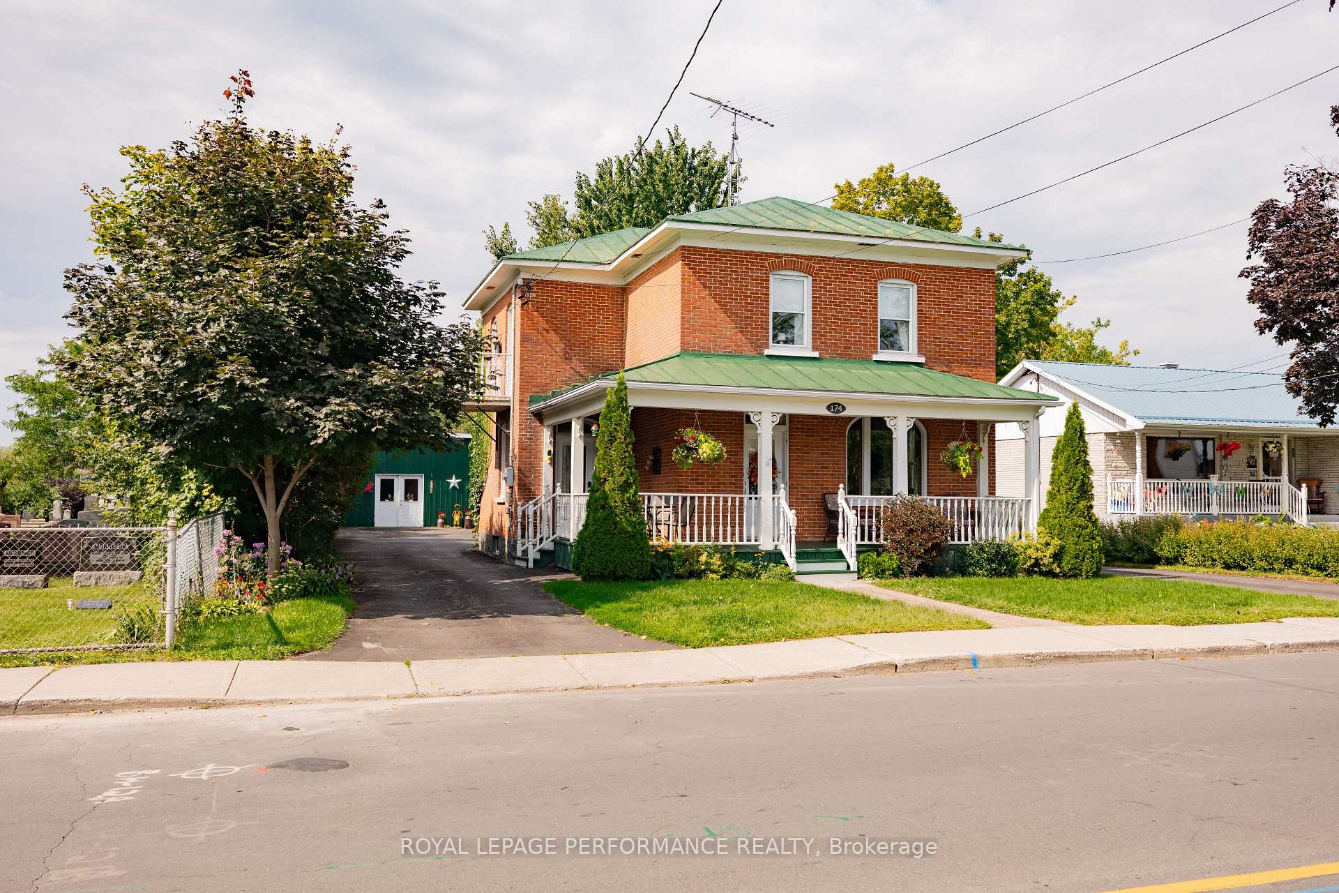 Photo 3 of 174 Main Street S, North Glengarry, Alexandria — HOMEH