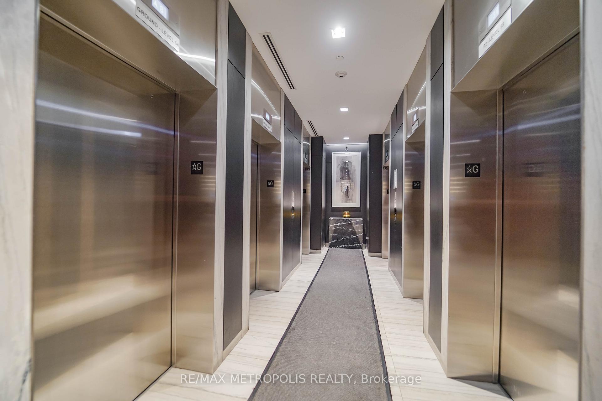 Photo 6 of Unit 1504, 8 Eglinton Avenue E, Toronto, Mount Pleasant West — HOMEH