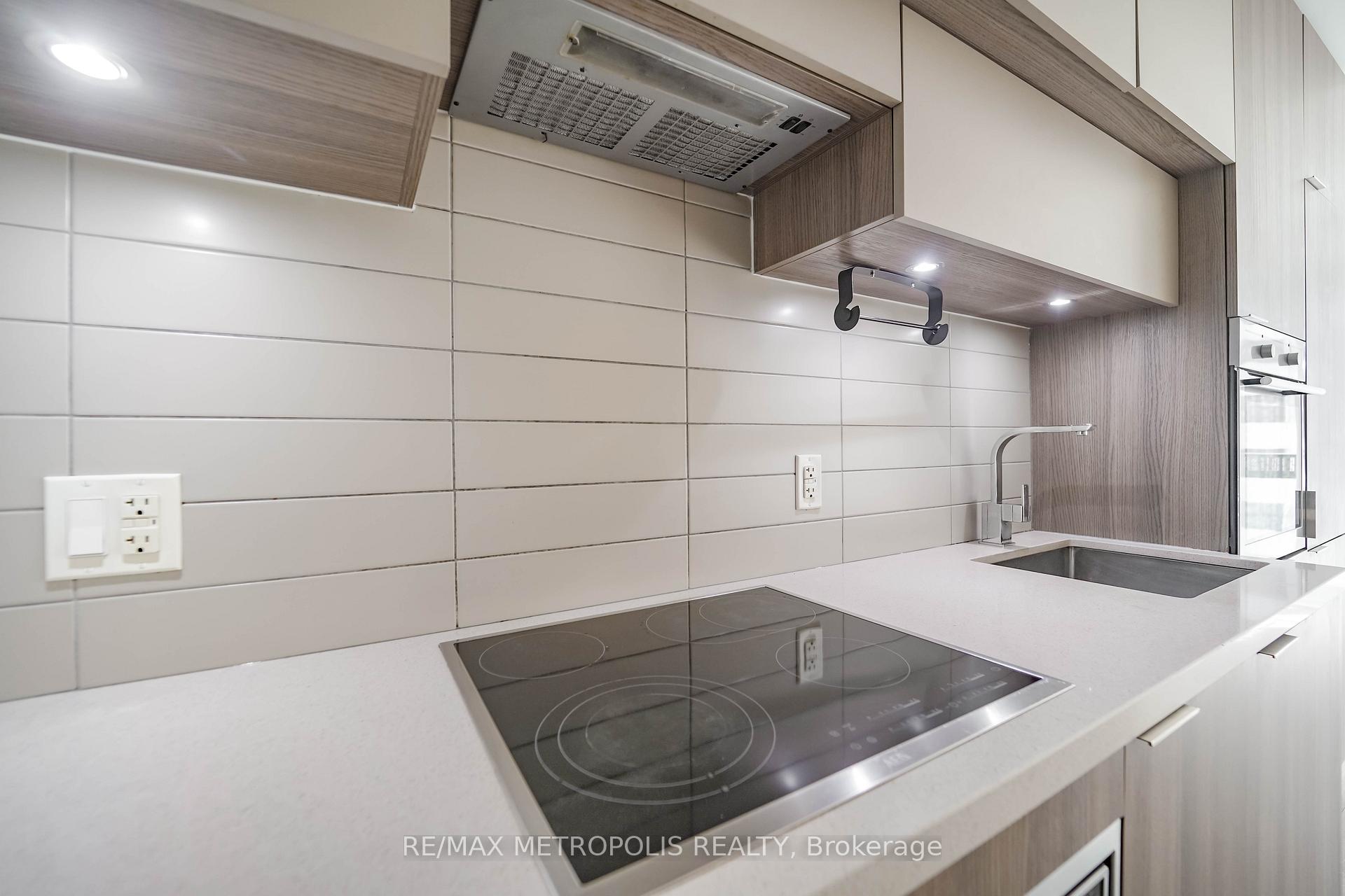 Photo 14 of Unit 1504, 8 Eglinton Avenue E, Toronto, Mount Pleasant West — HOMEH