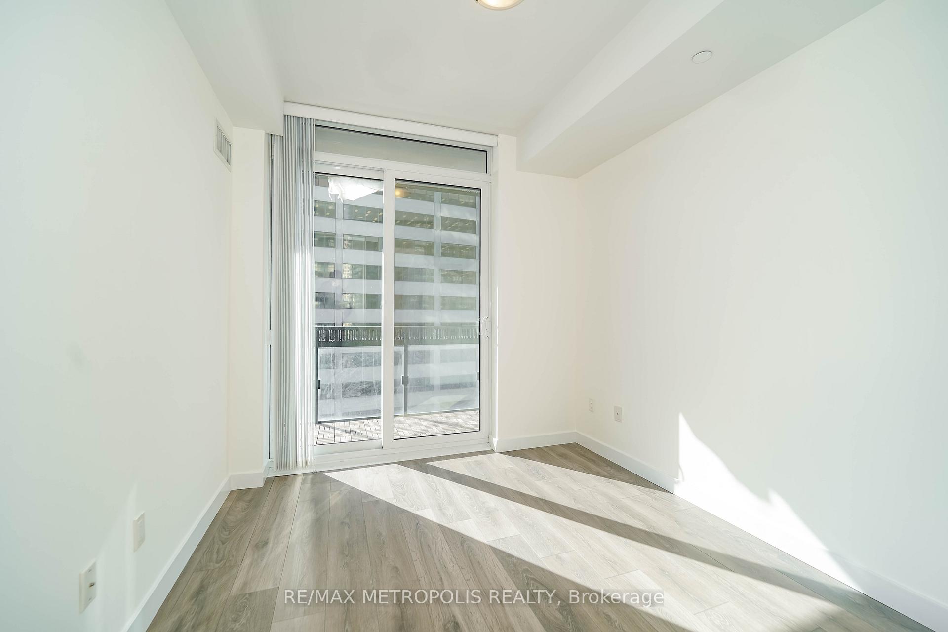Photo 23 of Unit 1504, 8 Eglinton Avenue E, Toronto, Mount Pleasant West — HOMEH