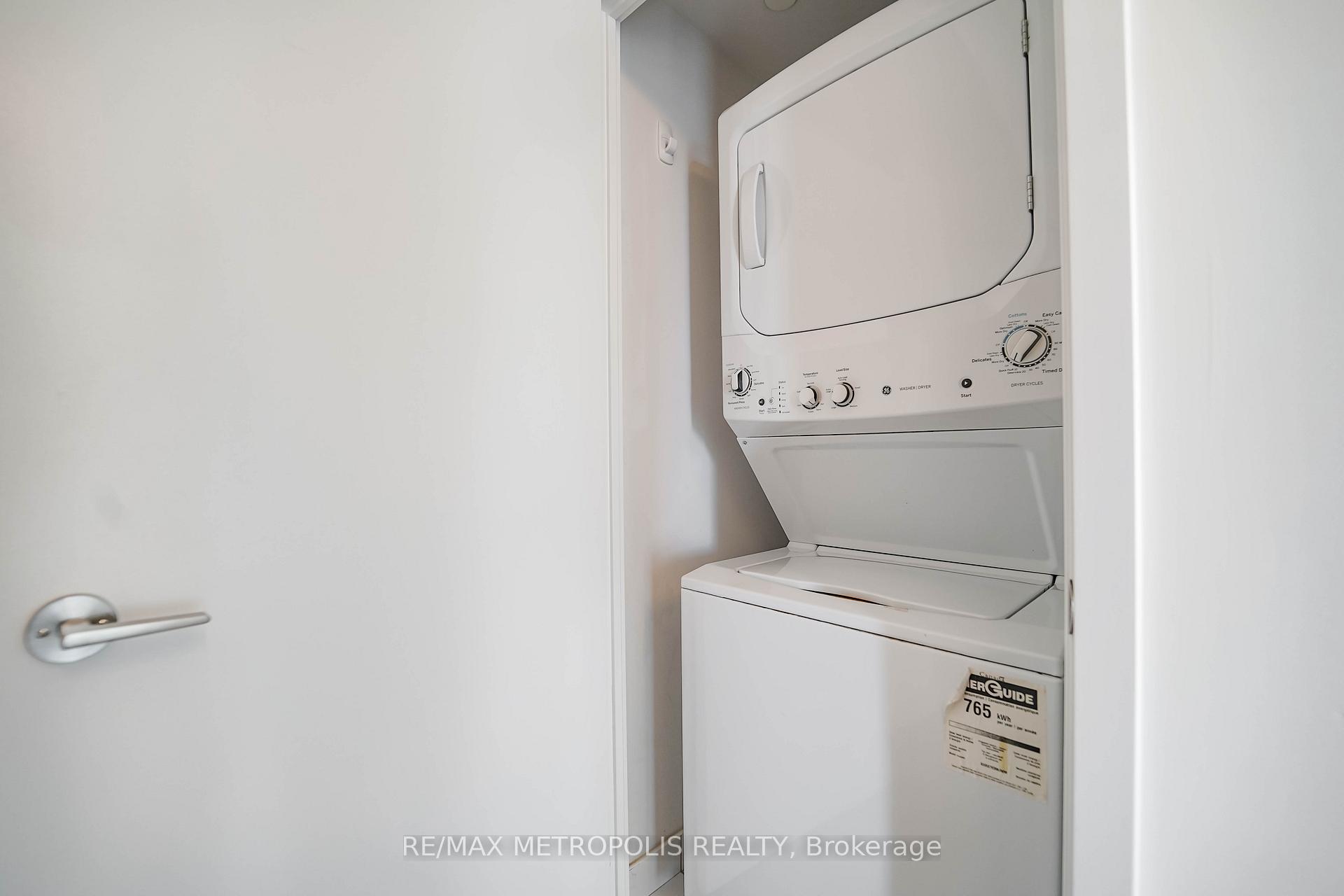 Photo 27 of Unit 1504, 8 Eglinton Avenue E, Toronto, Mount Pleasant West — HOMEH