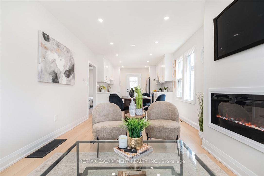 Photo 9 of 297 Britannia Avenue, Hamilton, Homeside — HOMEH