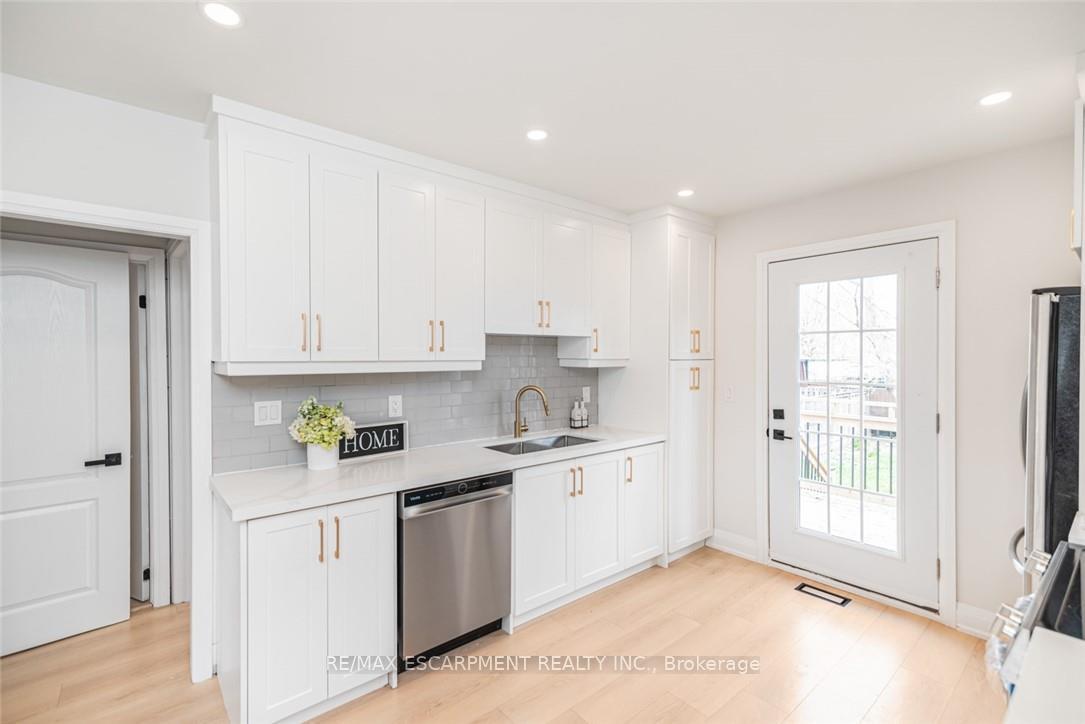 Photo 15 of 297 Britannia Avenue, Hamilton, Homeside — HOMEH