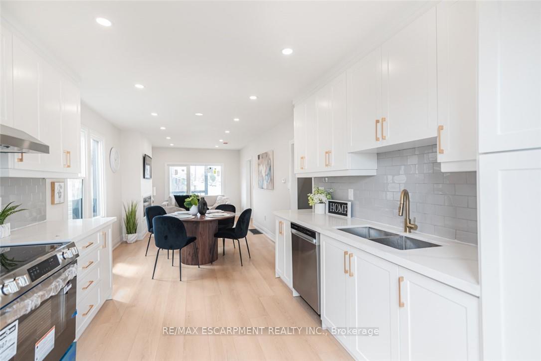 Photo 18 of 297 Britannia Avenue, Hamilton, Homeside — HOMEH