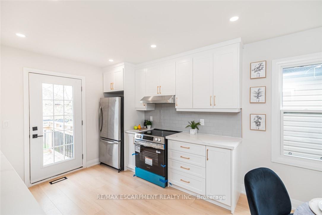 Photo 20 of 297 Britannia Avenue, Hamilton, Homeside — HOMEH