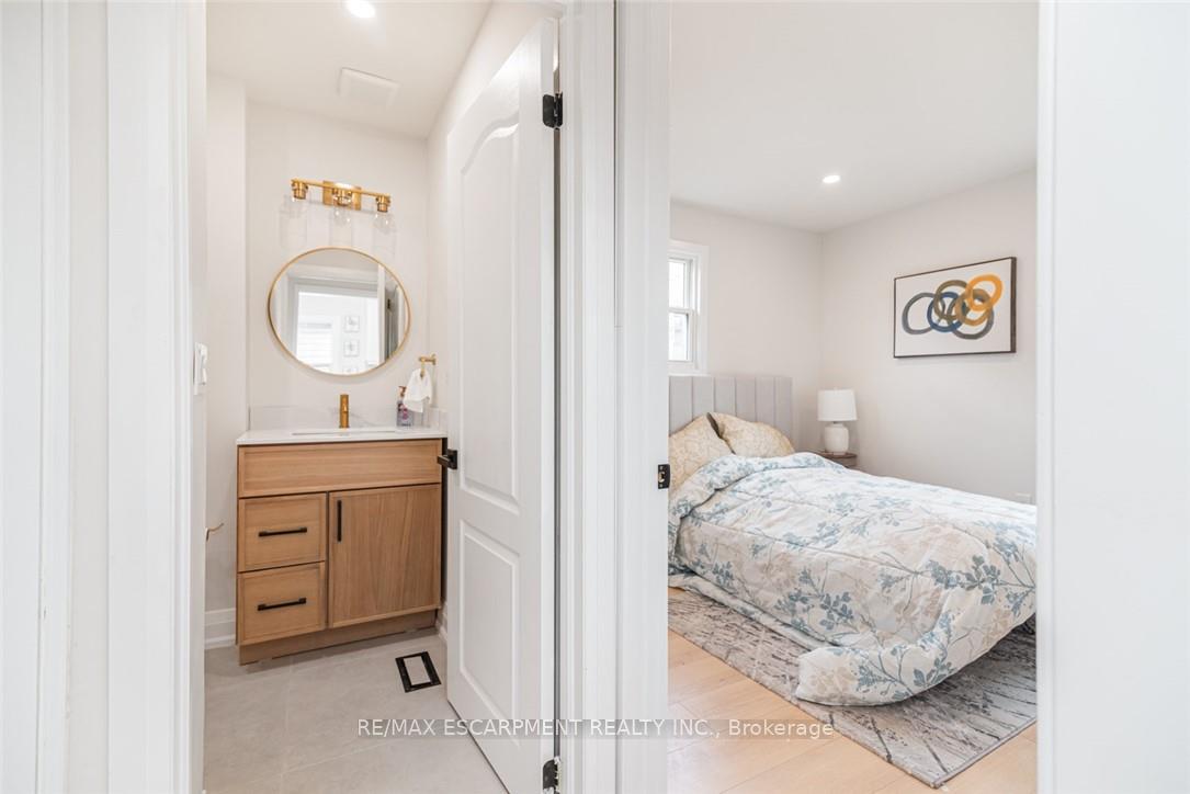 Photo 23 of 297 Britannia Avenue, Hamilton, Homeside — HOMEH