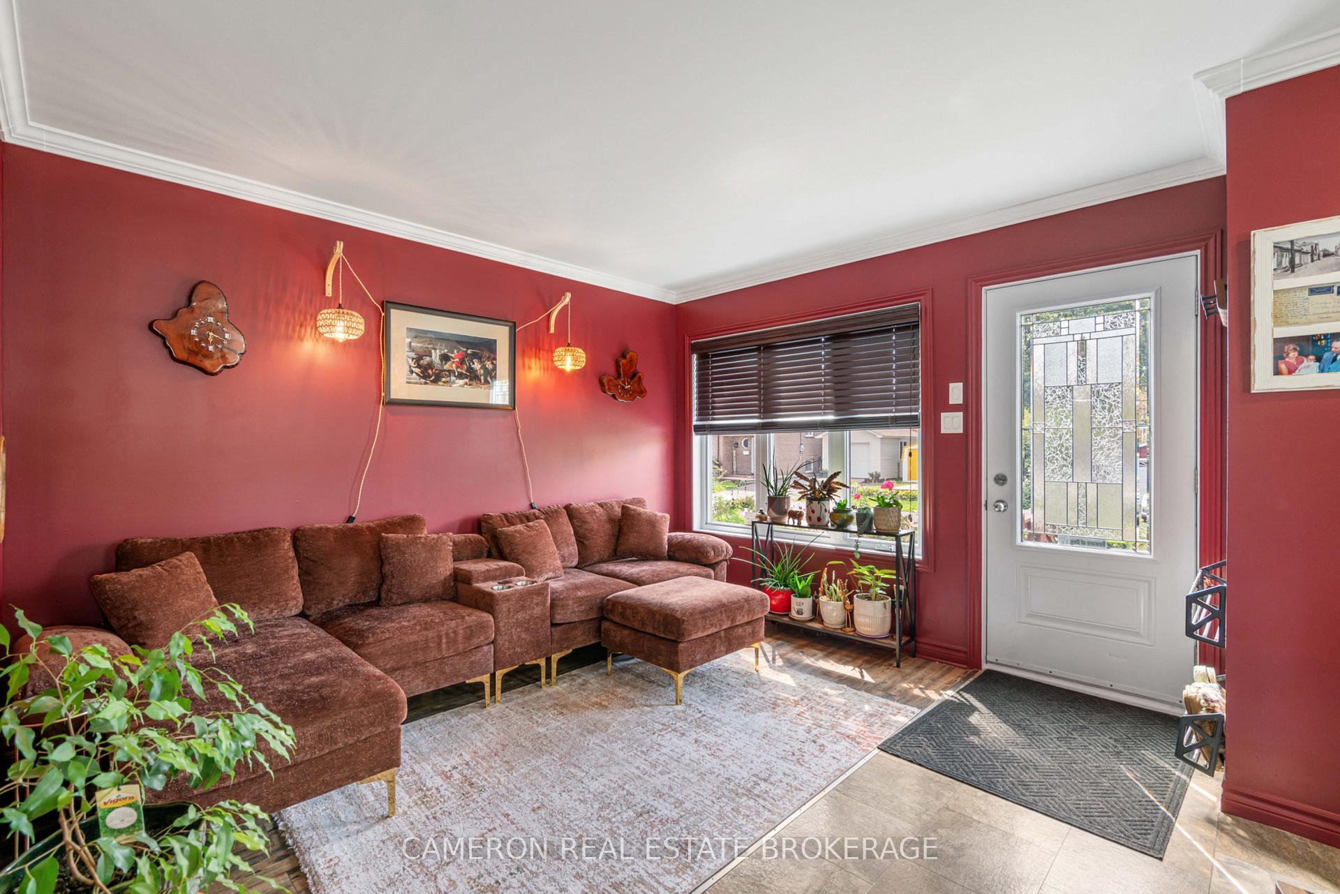 Photo 2 of 327 Clarke Avenue, Cornwall, Cornwall — HOMEH